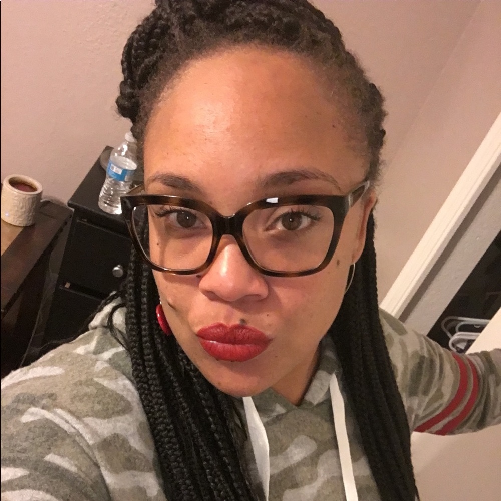 Meet your Posher, Erin